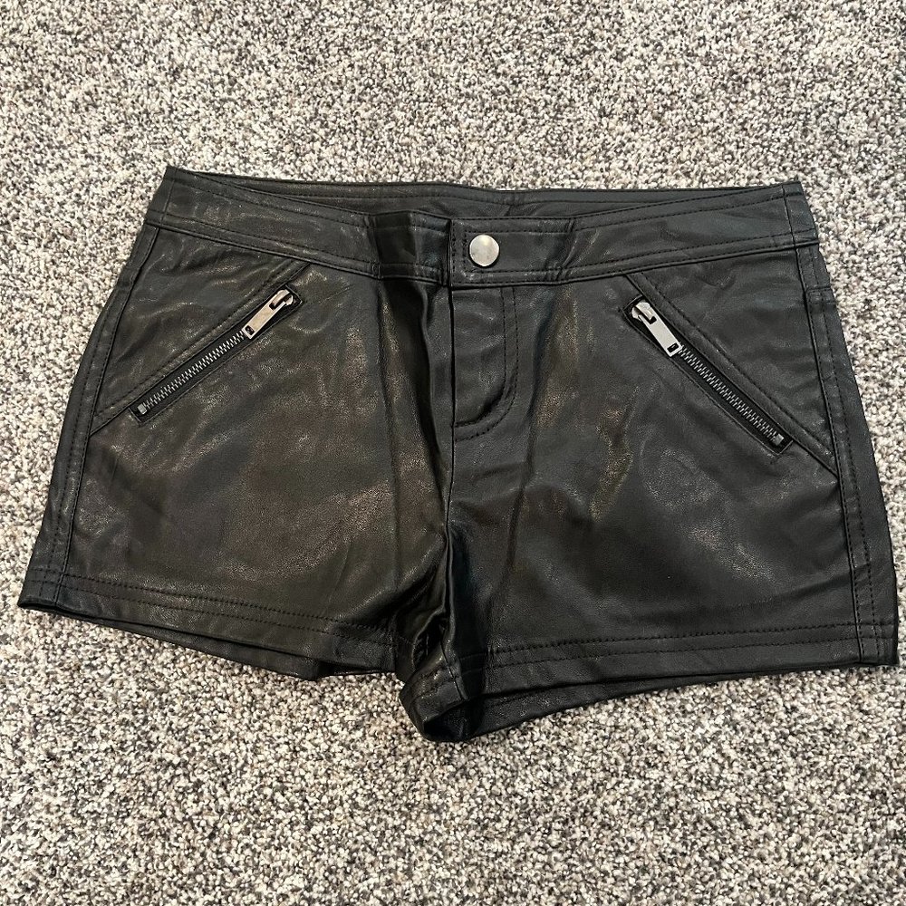 F21 Faux Leather Shorts w/ zippered pockets (small) (NWOT)